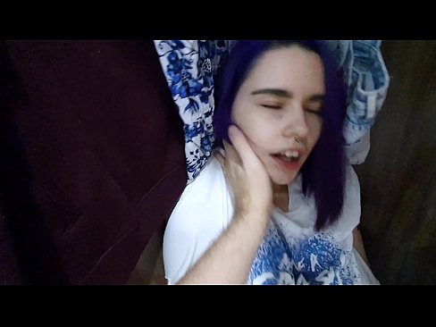 ❤️ Ya sami kanwata a cikin kabad ya taimaka mata ❤️❌ Batsa kawai ☑